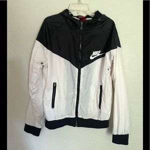 NIKE black and white Windrunner zip up hooded windbreaker jacket size medium